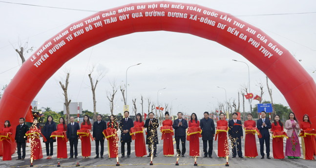 Huyện Gia Lâm khánh thành và khởi công 5 tuyến đường chào mừng Đại hội XIII của Đảng